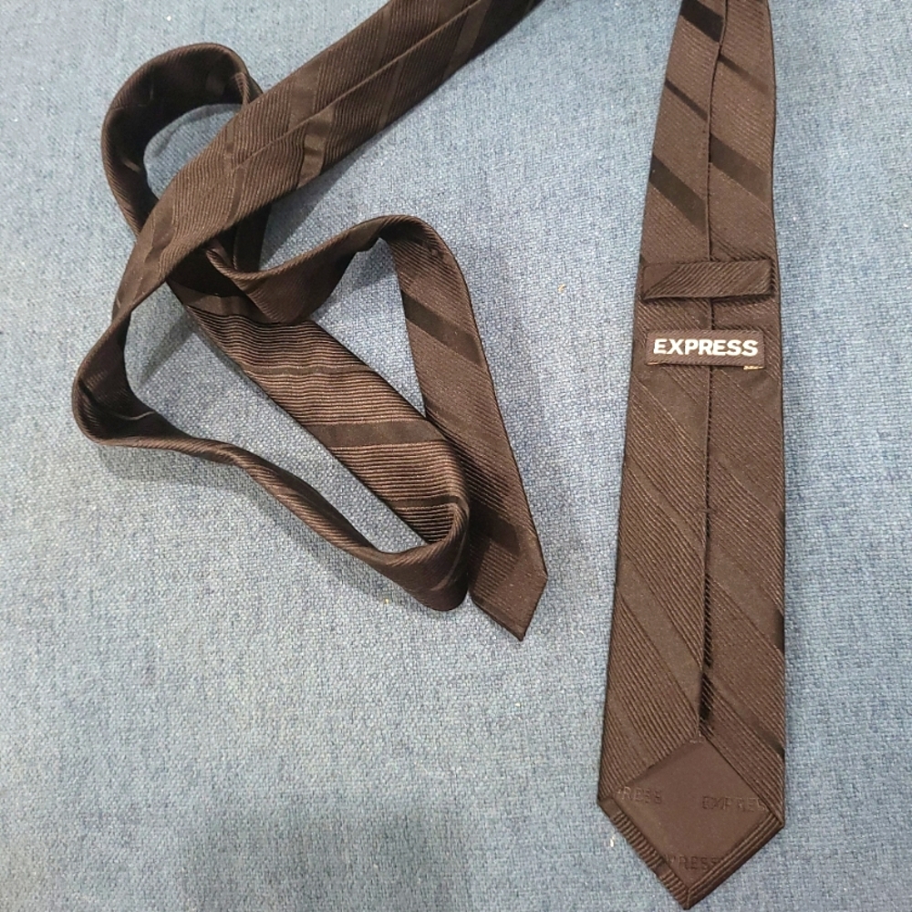 Tie - Picture 1 of 2
